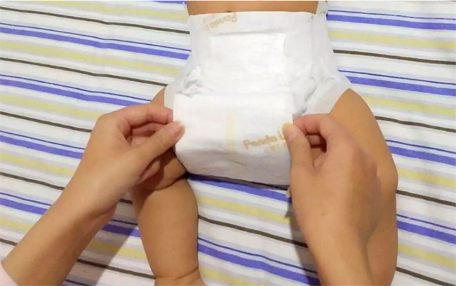 24小时都得穿尿不湿 妙龄女子怎么了