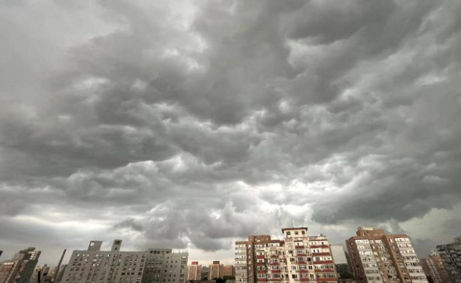 北京南风增强阵风可达7级雷阵雨频刷存在感 外出做好哪些保护?