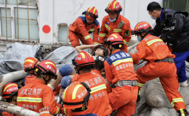 齐齐哈尔中学坍塌现场救出第11人 这次事件释放了哪些信息